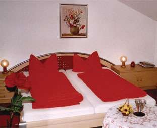 Gästezimmer Spielberg Bett